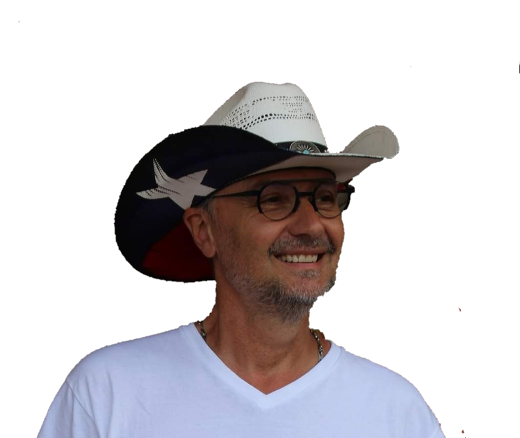 Thierry découvre la danse en ligne en 2009. Rapidement, il développe une passion et devient animateur au sein des Santiags de Souzay (49), avant de rejoindre les Rebels Country Dancers (37). En 2014, il crée la troupe Saumur Crazy Horse Country Dancers, réunissant 40 danseurs, et participe aux défilés des masques et des géants à Saumur en 2014, 2016 et 2018. En 2015, il prend part au spectacle « Show Time Country », dirigé par Guylaine Bourdage et Laeticia Superson, rassemblant 170 danseurs dont Guillaume Richard et Roy Verdonk. En 2018, il rejoint les Rebels Country Dancers et co-anime le cours Partner avec Stéphanie. Il intervient également comme co-animateur/Dj au Festival American Tours. Parallèlement, Thierry est DJ country sur plusieurs événements majeurs : il est DJ au French Event à Bourges (36) en mai et organise chaque année le plateau des DJ du festival du Thomas Ranch (49) en juin. Attaché à la qualité de son enseignement, il se forme régulièrement. Stéphanie commence la danse country en 2004 et la passion s’impose immédiatement. En 2007, elle débute l’enseignement, trouvant un réel plaisir à transmettre et partager cet univers. En 2012, elle crée sa propre association, Rebels Country Dancers. Très active sur la scène country, elle anime de nombreuses soirées et événements tels que l’American Tours Festival (37) ou le festival Good Old Days (36), où elle intervient en tant que co-animatrice et DJ. Elle a également fait partie de l’équipe d’animateurs à Salou (Espagne) à plusieurs reprise. En parallèle, Stéphanie est DJ sur plusieurs événements majeurs : elle est récemment DJ au French Event à Bourges (36) en mai et organise chaque année le plateau des DJ du festival du Thomas Ranch (49) en juin. Soucieuse de proposer des cours de qualité, elle attache une grande importance à la formation continue. Sa dernière formation a été suivie auprès de l’organisme NTA. 